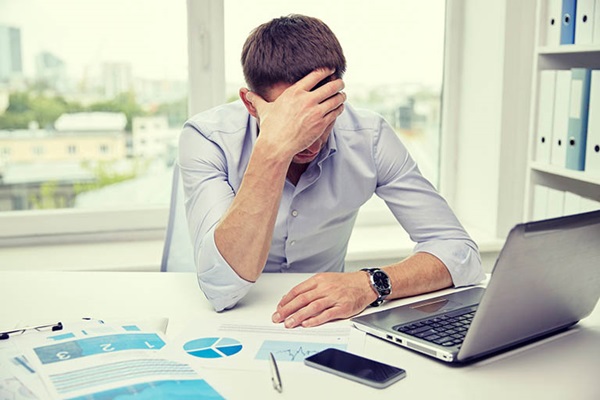 Tinh trùng yếu do thường xuyên căng thẳng mệt mỏi